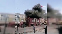 Bursa'da 2 Katlı Binanın Çatı Katı Alevlere Teslim Oldu