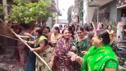 SURAT VIDEO/ डिंडोली में जनता रेड: गांजा बिक्री के अड्डे पर महिलाओं का हल्लाबोल