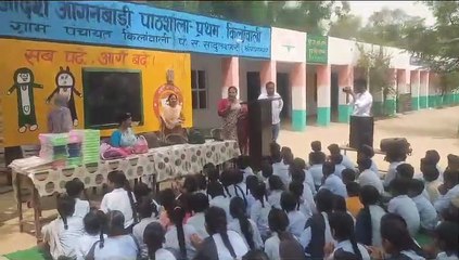 किन्नरों ने दिखाई दरियादिली और बांटे गिफ्ट