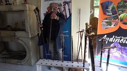 Ces bâtons de marche rayonnent d'histoire et de culture