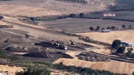 Les machines de construction se multiplient sur les terres des habitants de Hatay Dikmece.