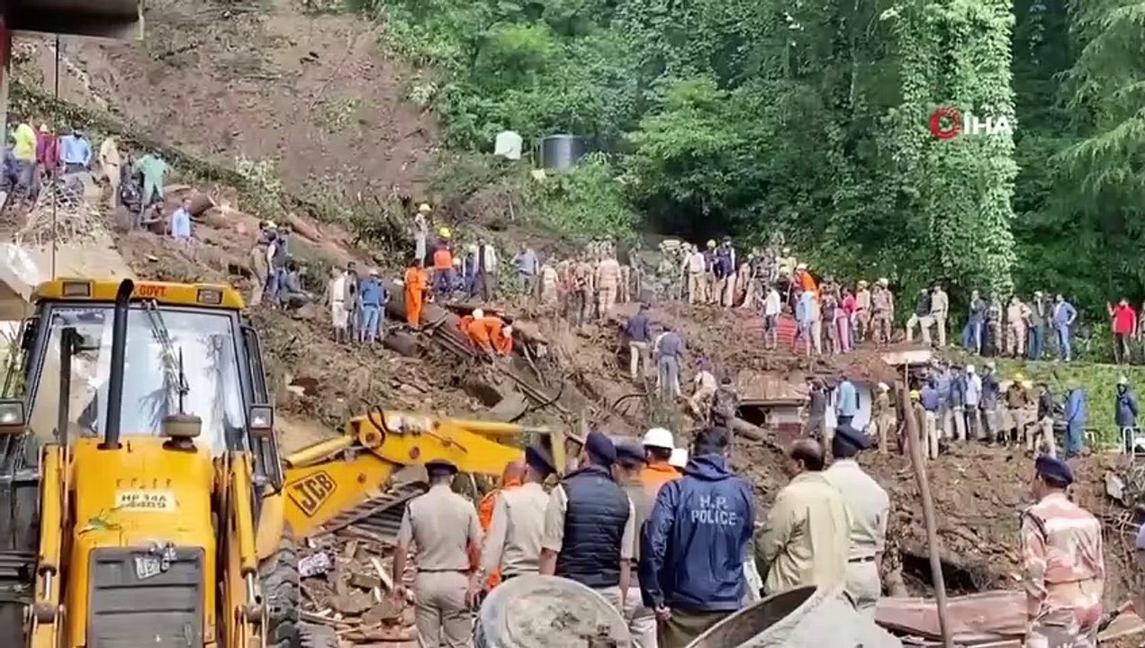 Inondations et glissements de terrain en Inde ：...