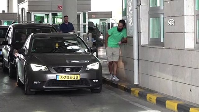 C'est ainsi que reviennent les expatriés dont les vacances sont terminées ! Ils atteignent le dernier arrêt dans 35 heures