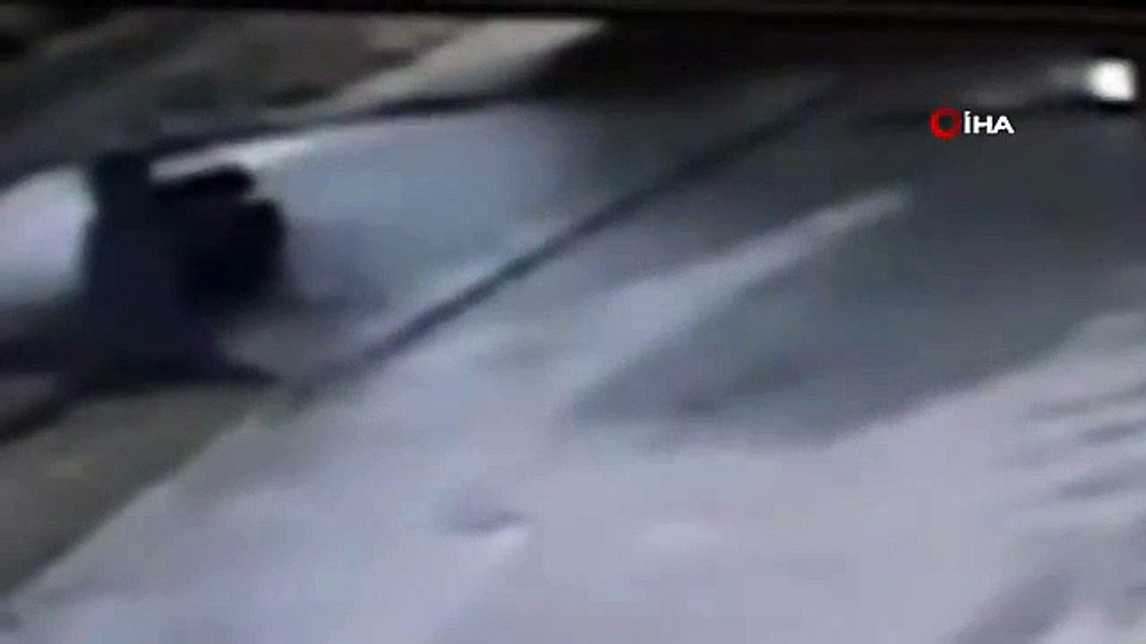 Uşak'ta Akaryakıt İstasyonunda Drift Yapan Sürücü Kazaya Neden Oldu