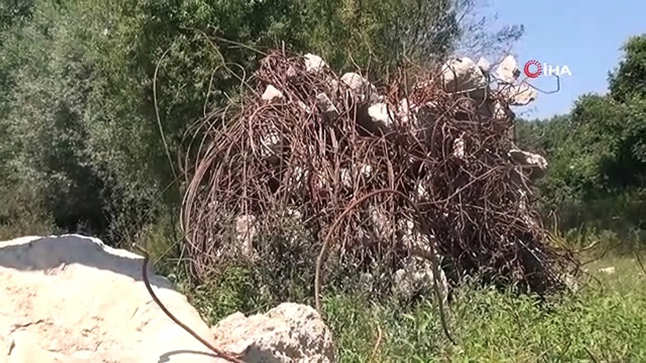 Les citoyens ont exigé la construction du pont qui a permis le passage à 20 villages et a été détruit dans l'inondation.