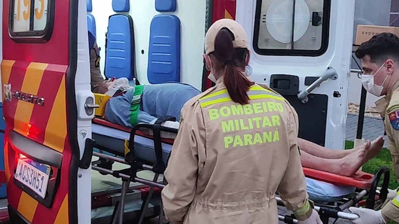 Idoso fratura dedo ao ser atropelado pelo próprio carro no Cancelli