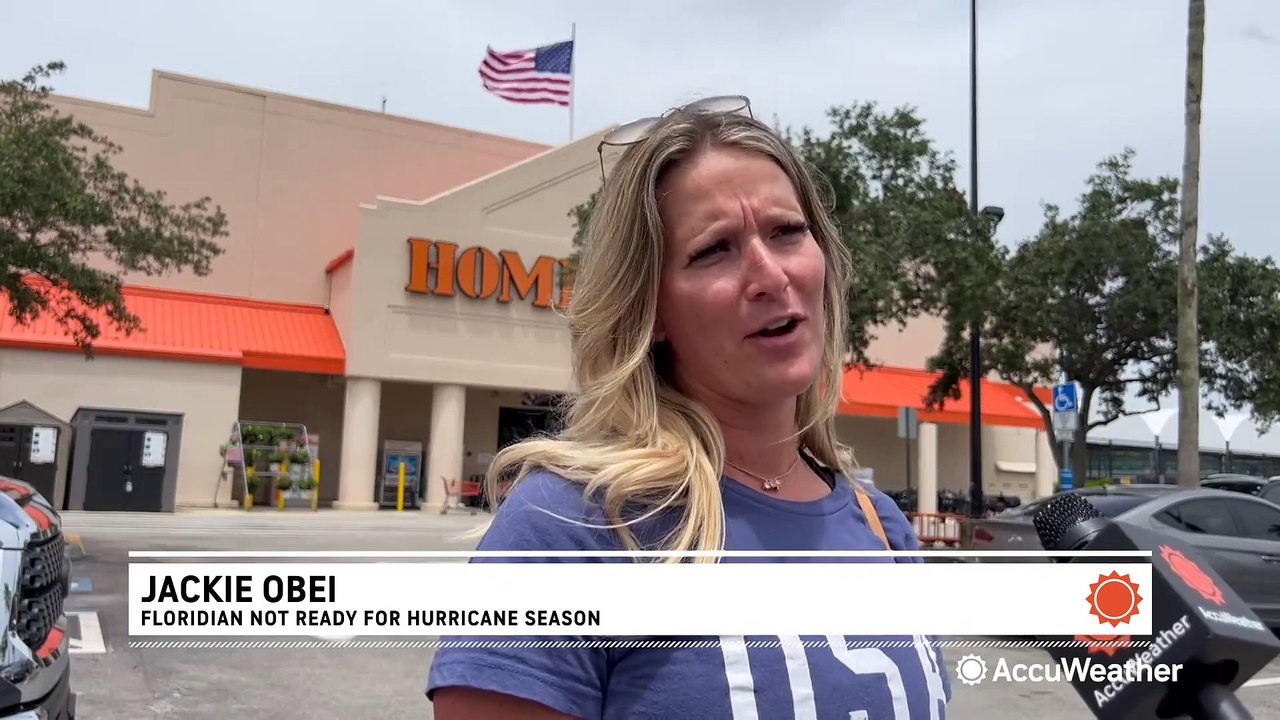 Floridians prepare as the peak of hurricane sea...