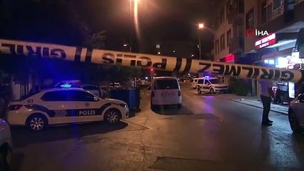 Üsküdar'da alacak verecek kavgasında silahlar konuştu...Saldırı anı cep telefonu kamerasına yansıdı