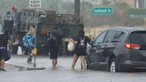 Hilary se degrada a tormenta tropical, pero llegó a México con fuertes lluvias y se reporta hasta el momento un muerto