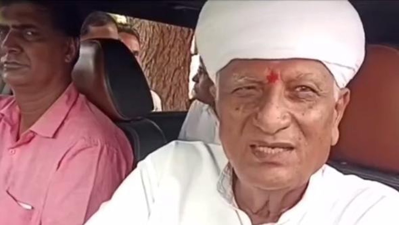 बाड़मेर: गहलोत सरकार की स्मार्टफोन योजना को लेकर वन मंत्री ने कह दी ये बात, सुनिए