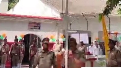 77 वें स्वतंत्रता दिवस के अवसर पर किया खीरी एसपी ने पुलिस लाइन में ध्वजारोहण