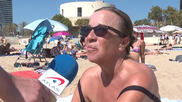 Un estudio desvela que seis de cada diez personas quiere playas libres de humo