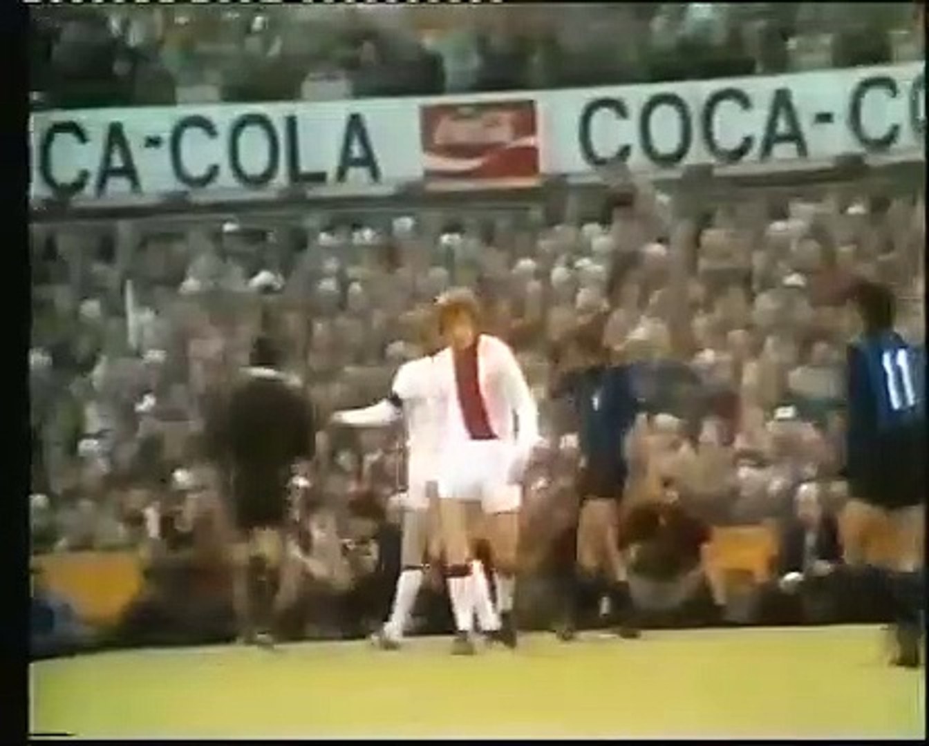 Photo Rare Finale Coupe D’Europe 1972 : Inter Milan Contre Ajax Amsterdam – Édition Collector Noir Et Blanc