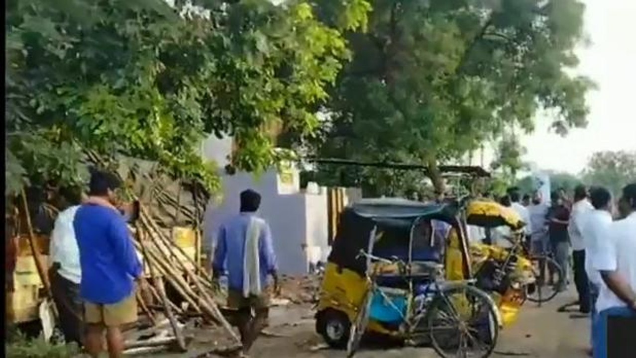ప్రకాశం జిల్లా: ఆటోను వేగంగా ఢీకొన్న బొలెరో... డ్రైవర్ స్పాట్ డెడ్