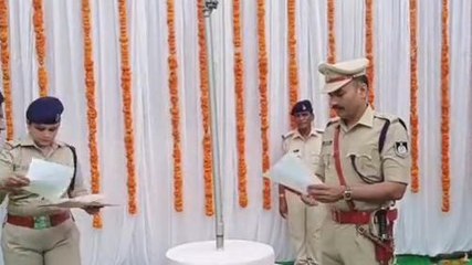 देवास: उत्कृष्ट कार्य करने वाले पुलिसकर्मी, SP ने दिये प्रशस्ति पत्र