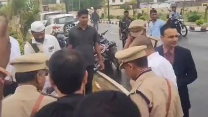 ఆసిఫాబాద్: జాతీయ జెండాను ఆవిష్కరించిన ప్రభుత్వ విప్ సుంకరి రాజు