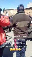 "¡Por una selfie!": Abrieron el paso para "Los Kjarkas" en pleno bloqueo en El Alto