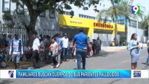 Hospital repleto de familiares buscando cuerpos de fallecidos por explosión | Primera Emisión SIN