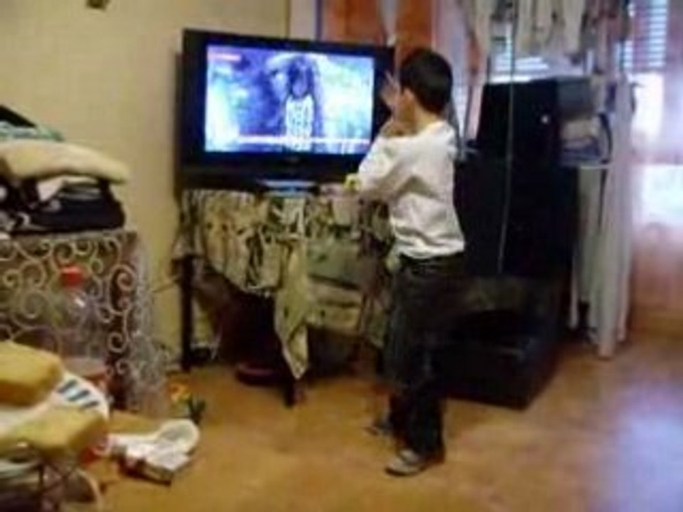 Kaïs danse sur du Mondotek ("Alive") Deuxième partie