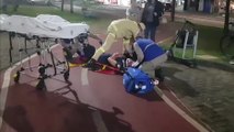 Mulher fica ferida ao cair de patinete na ciclovia da Av. Brasil