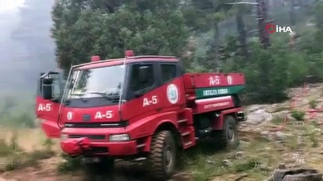 Antalya’da orman yangınına 450 kişilik ekiple müdahale ediyor