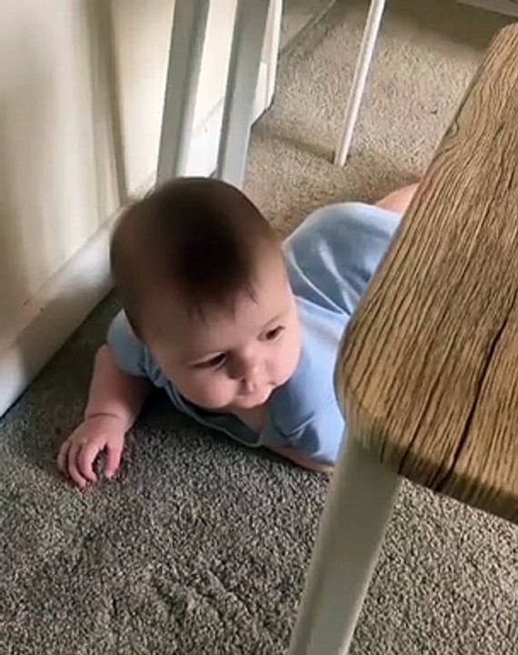 Cute baby trying to waik