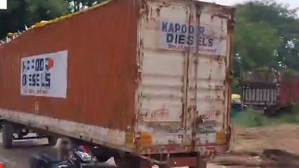 BREAKING: यूपी से कंटेनर में भरकर बिहार ला रहे थे अंग्रेजी शराब, दो कारोबारी गिरफ्तार