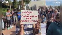 Migranti, naufragio nella Manica: Calais rende omaggio alle sei vittime