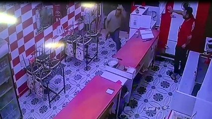 Tartıştığı husumetlisini vurup, kaçtı
