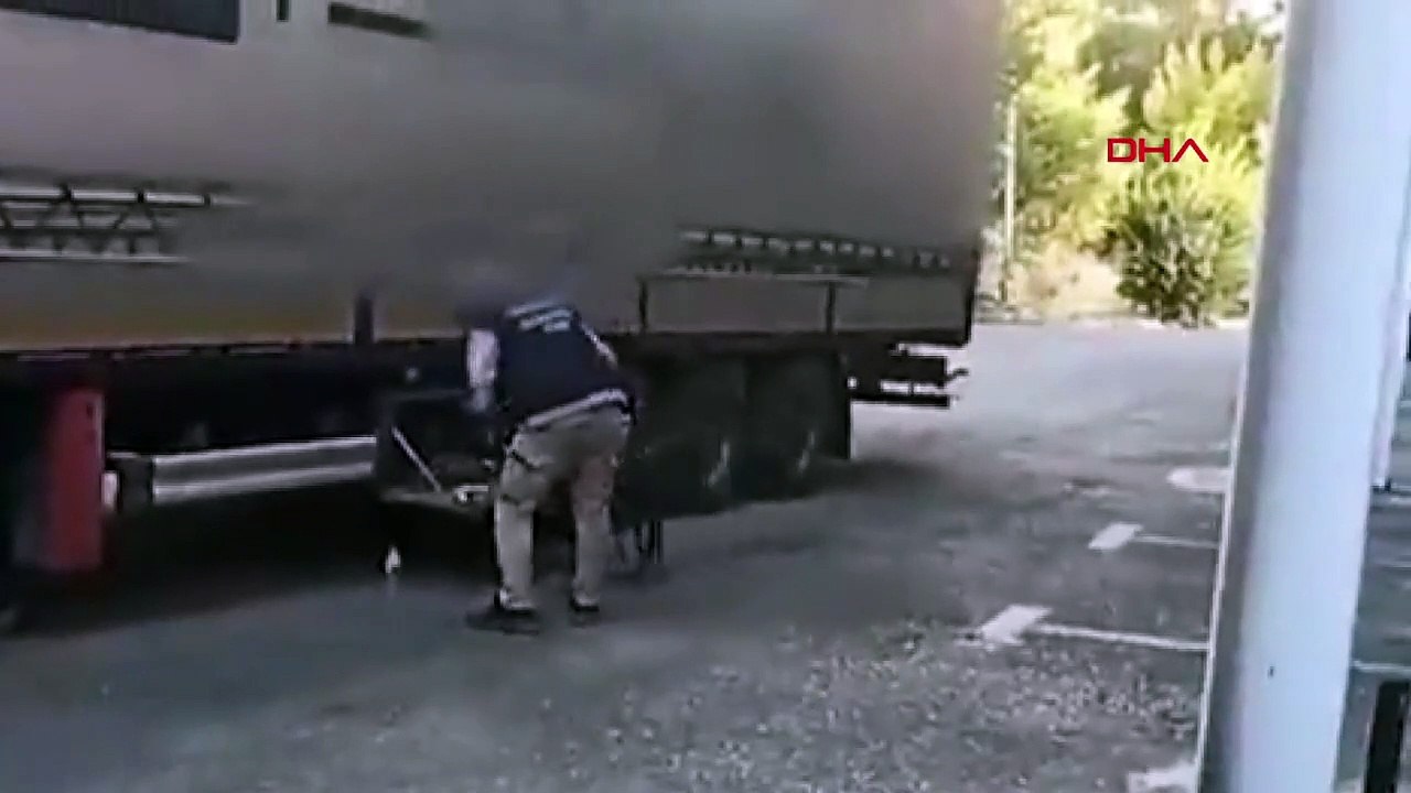 Gaziantep'te Eğitimli Köpek İle Yapılan Operasyonda 29,5 Kilo Eroin Ele Geçirildi