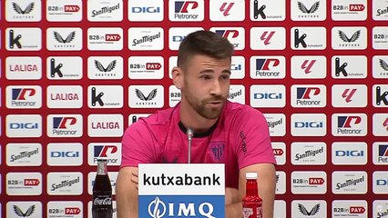 Pocos futbolistas quedan así: el rotundo mensaje de Unai Simón en medio del revuelo que genera Arabia