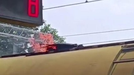 BREAKING: कियुल की ओर जा रही कच्चा तेल लोड ट्रेन में लगी भीषण आग, मची अफरा-तफरी