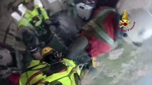 Ballabio, due escursionisti bloccati in alta quota: il video spettacolare del salvataggio in elicottero
