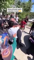 Düğün geleneklerine bir yenisi daha eklendi! Kayınpeder ve kayınvalide bir anda güreşe tutuştu