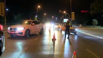 Amende de 24 000 TL pour un conducteur de moto roulant sur une seule roue à Kadıköy