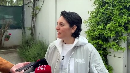 Cem Yılmaz, Ezgi Mola'yı Instagram'da takipten çıkardı