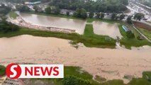 Flash floods hit Shah Alam's Section 13 after afternoon downpour