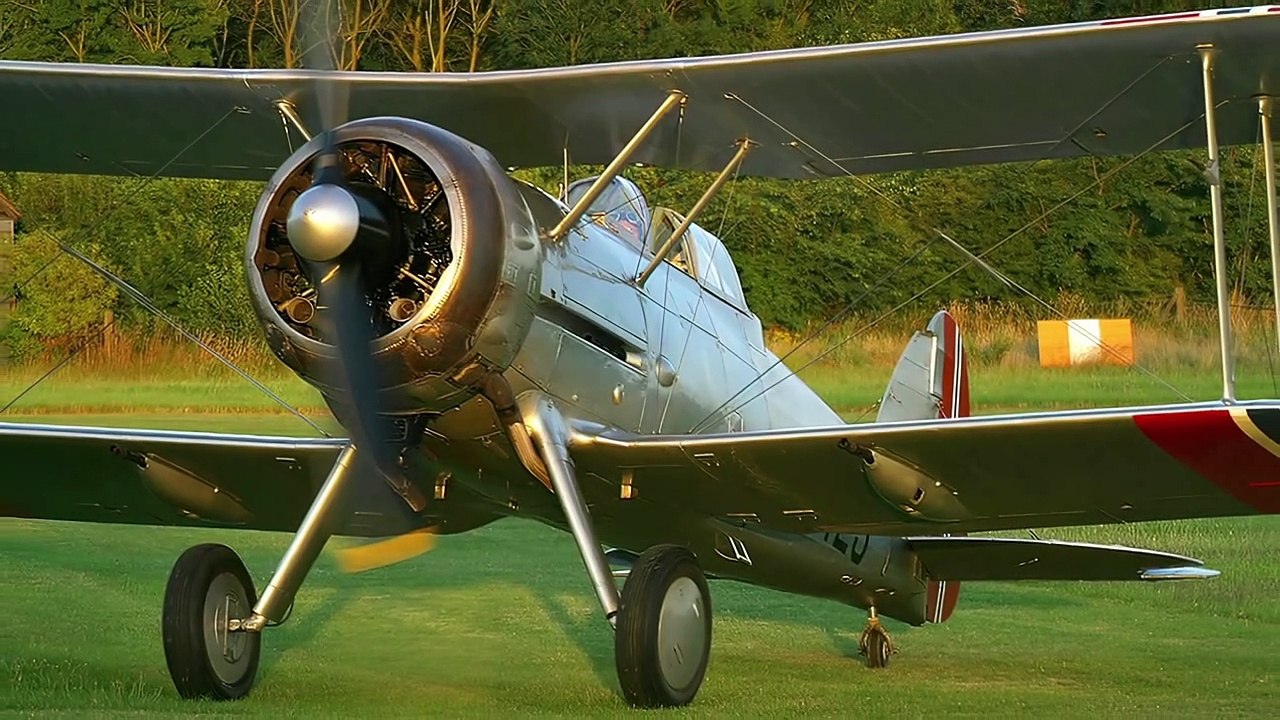 Gloster Gladiator - biplane - HD