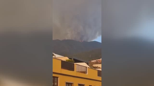 Las llamas en Tenerife arrasan las cumbres de Candelaria y Arafo