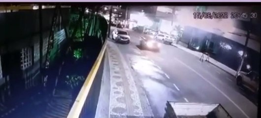 Download Video: Mulher tem carro roubado no Loteamento Aquarius, em Salvador