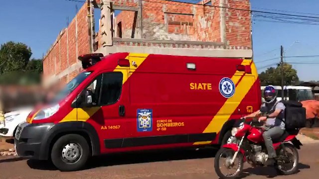 Trabalhador fica ferido ao sofrer queda de 6 metros em construção no Periolo