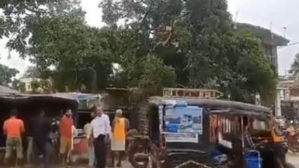 दरभंगा: NH 527 B के किनारे रनवे चौक पर एक बड़ा हादसा होते-होते टला, देखिए लाइव वीडियो