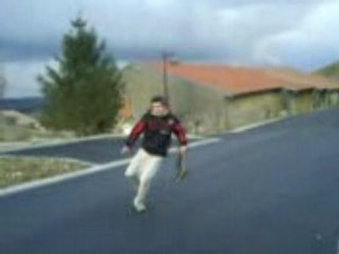 régis fait du skate