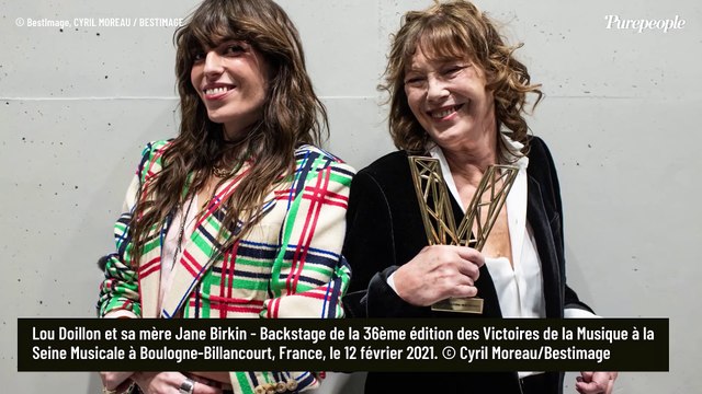 Charlotte Gainsbourg et Lou Doillon plongée dans le deuil : un mois après la mort de Jane Birkin, nouvel hommage de ses filles