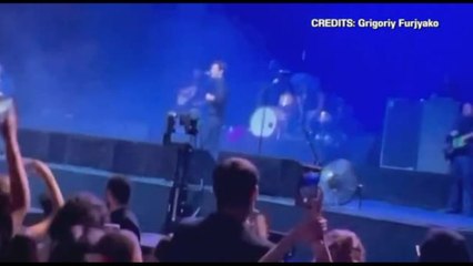 Il cantante dei The Killers in Georgia invita un fan russo sul palco