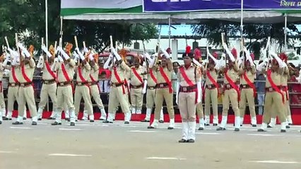 आन बान शान से लहराया तिरंगा, शहीदों को दी गई श्रद्धांजलि, सांस्कृति कार्यक्रमों का हुआ आयोजन