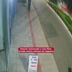 Homem mascarado e com foice invade centro cultural 