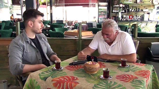 Survivant du tremblement de terre de Marmara en 1999, a participé aux efforts de recherche et de sauvetage à Hatay