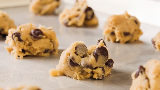 Nestlé Toll House Recalls Cookie Dough Bar Product for Potentially Containing Wood Fragments