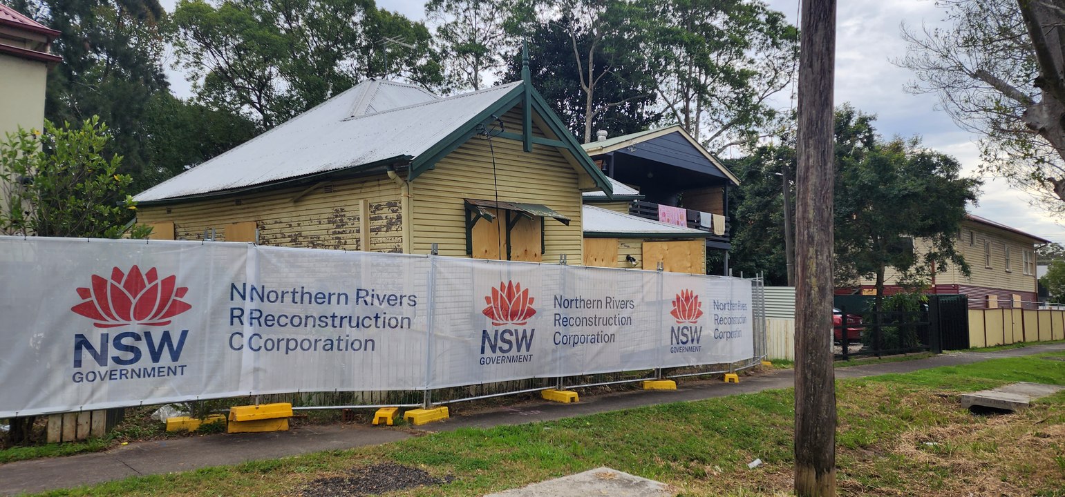 Flooded houses bought back in Cathcart St, Lismore video Dailymotion